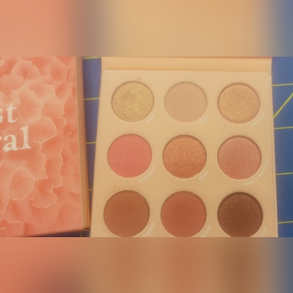ColourPop Coast to Coral Pressed Powder Eyeshadow Palette - Picture 3 of 3